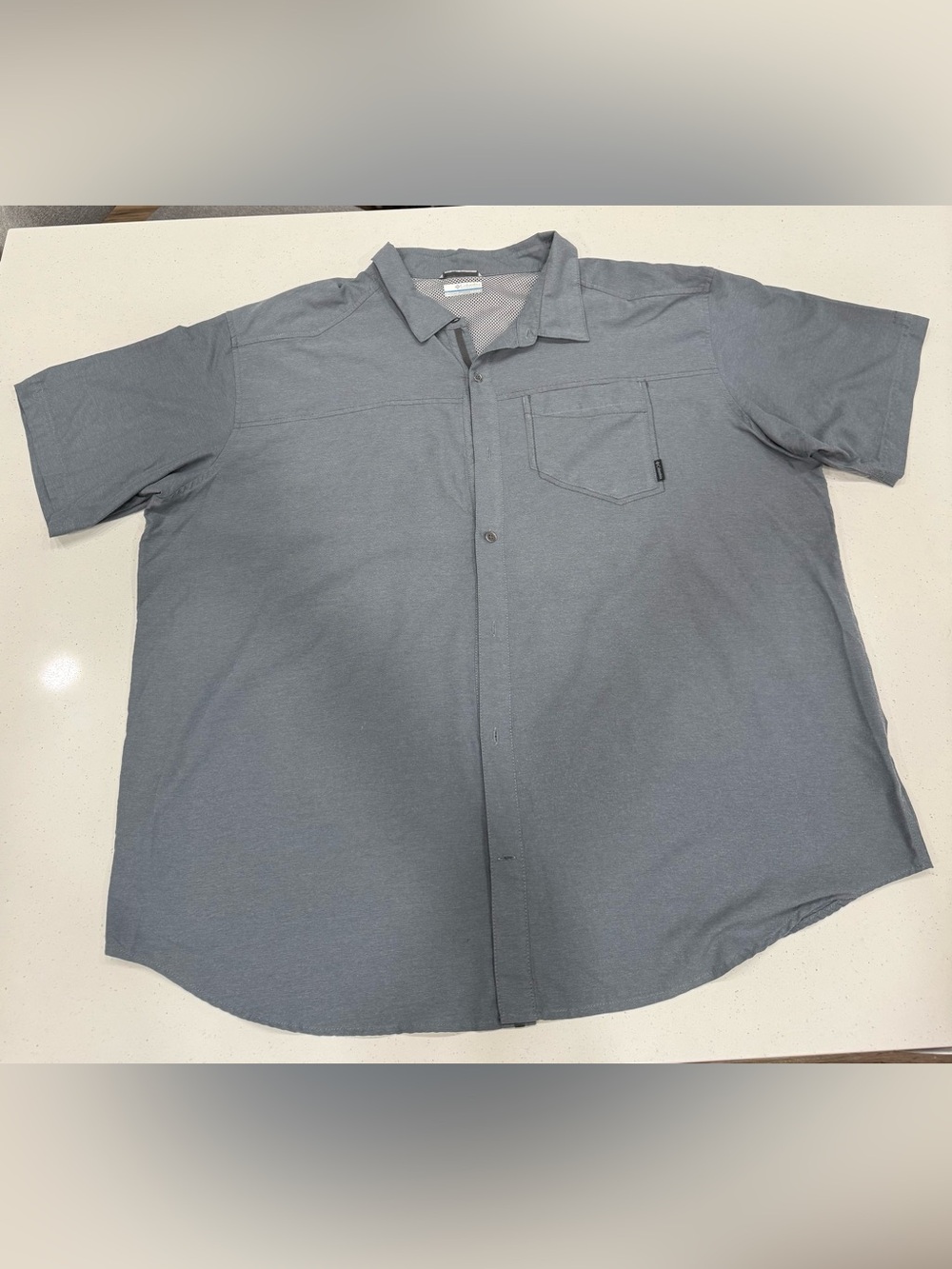 Columbia Men's Slate Gray Button-Up Shirt